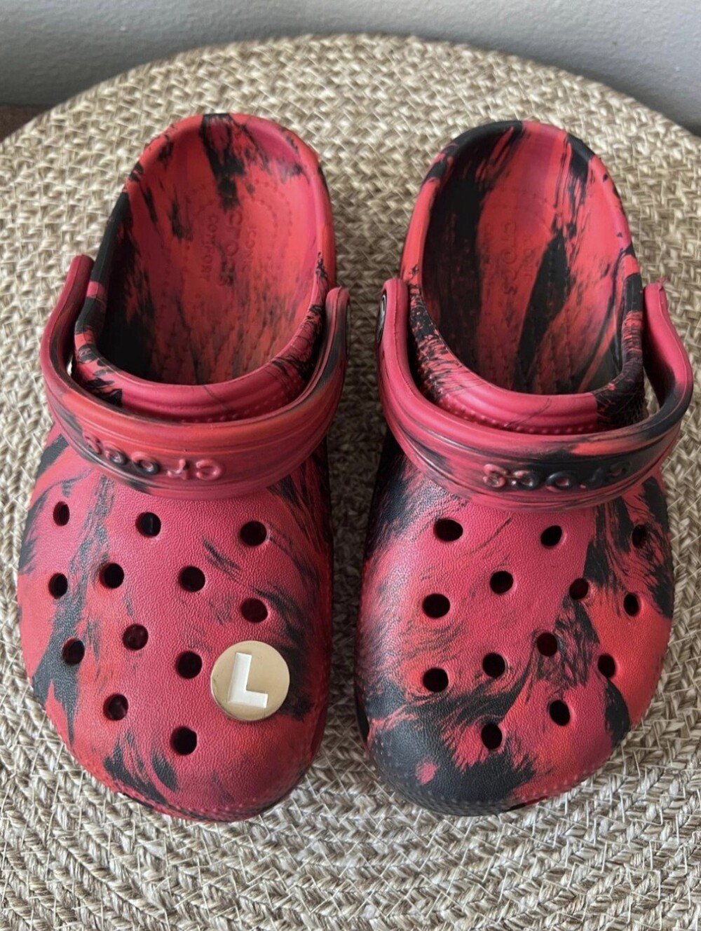Crocs Classic Marbled Clog Kids C13 Red/Black Tie‑Dye Slip‑On Unisex Sandals.